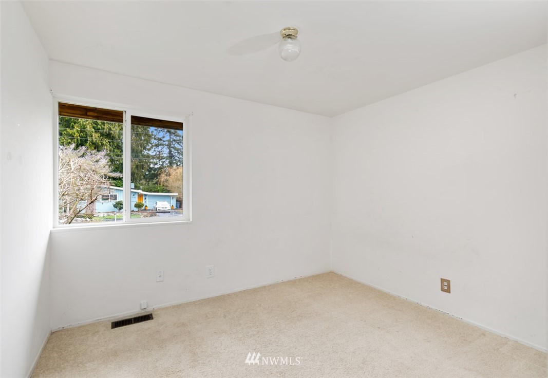 7730 194th Street Southwest Edmonds, WA 98026 - Photo 13 of 19 Gallery Image 13