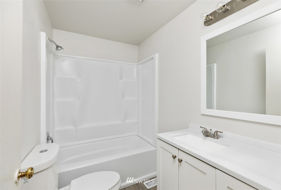 7730 194th Street Southwest Edmonds, WA 98026 - Photo 10 of 19 Gallery Image 10