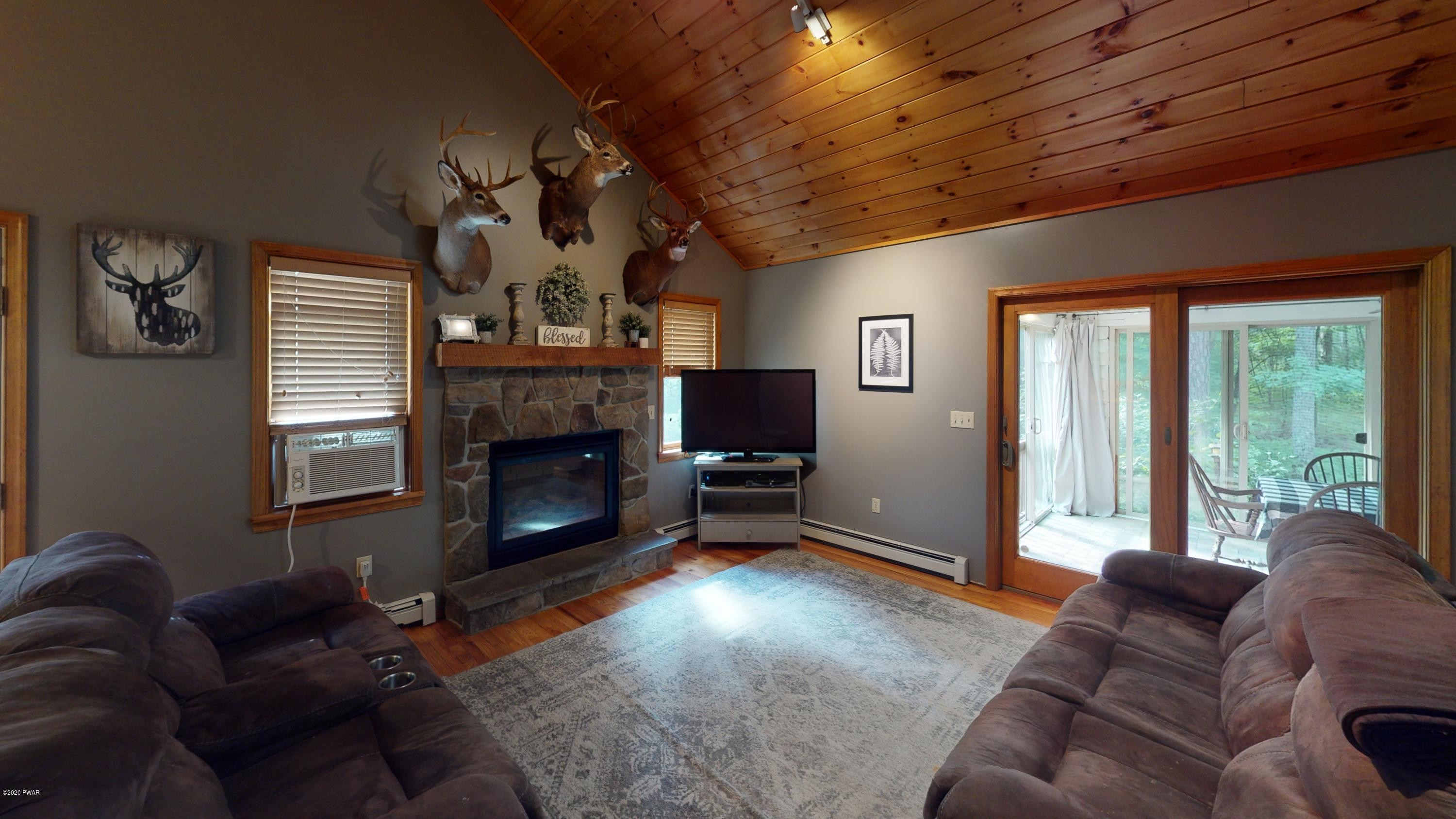 445 Little Walker Road Shohola, PA 18458 - Photo 11 of 40 Great Room