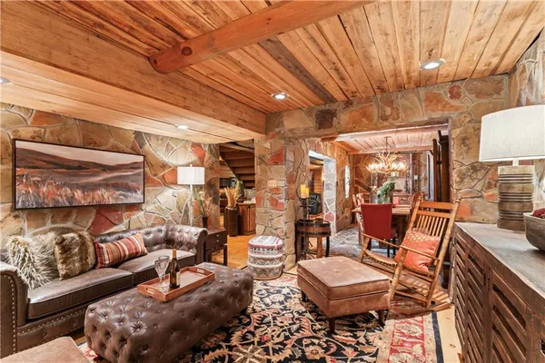 $975,000 | 1511 Corporation Street, Beaver, PA 15009