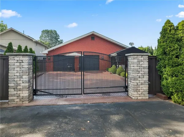 $975,000 | 1511 Corporation Street, Beaver, PA 15009