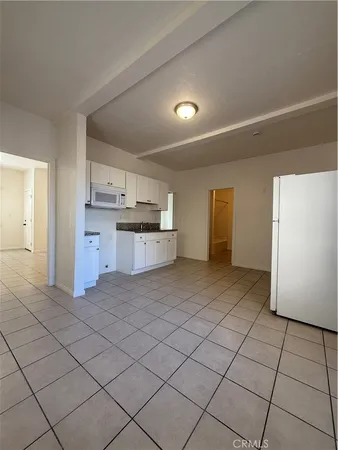 $2,000 | 2012 East 7th Street, Unit J, Long Beach, CA 90804