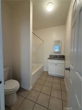 $2,000 | 2012 East 7th Street, Unit J, Long Beach, CA 90804