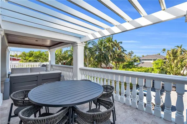 $11,000 | 271 Broad Avenue South, Unit 203, Naples, FL 34102