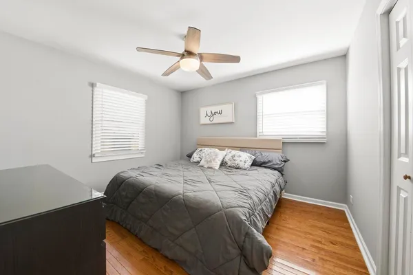 $359,900 | 581 Charing Cross Road, Elk Grove Village, IL 60007