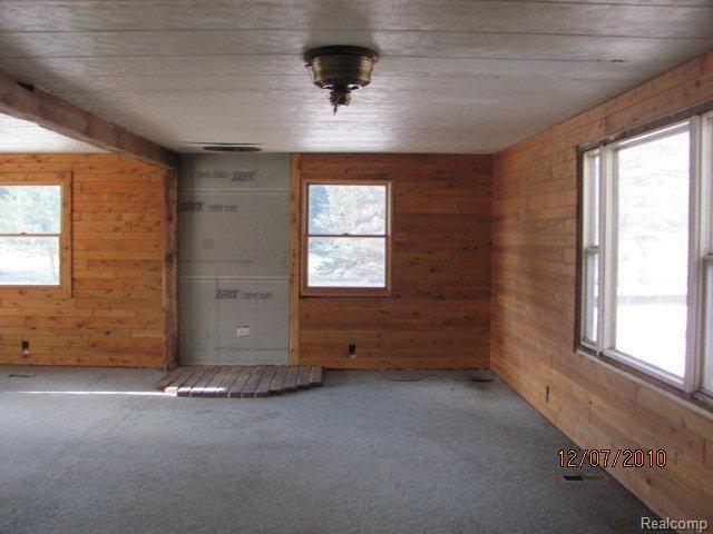1580 Hendrie Road Metamora, MI 48455 - Photo 2 of 7 5 Living Room