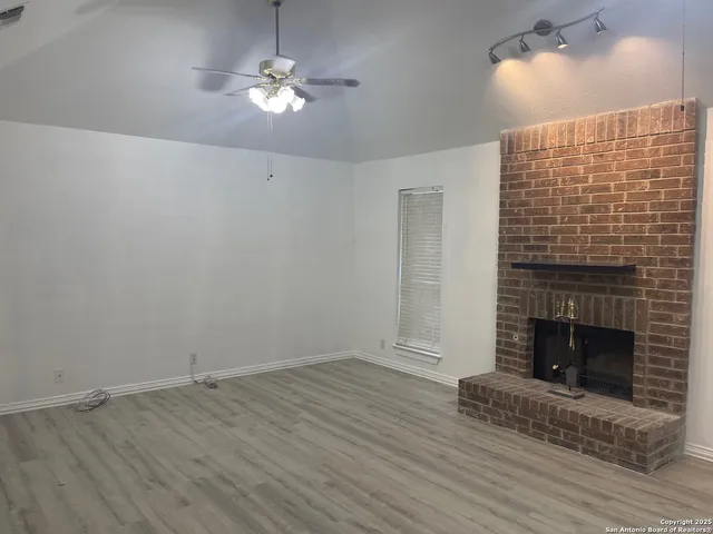 $2,000 | 106 River Knoll, Castroville, TX 78009