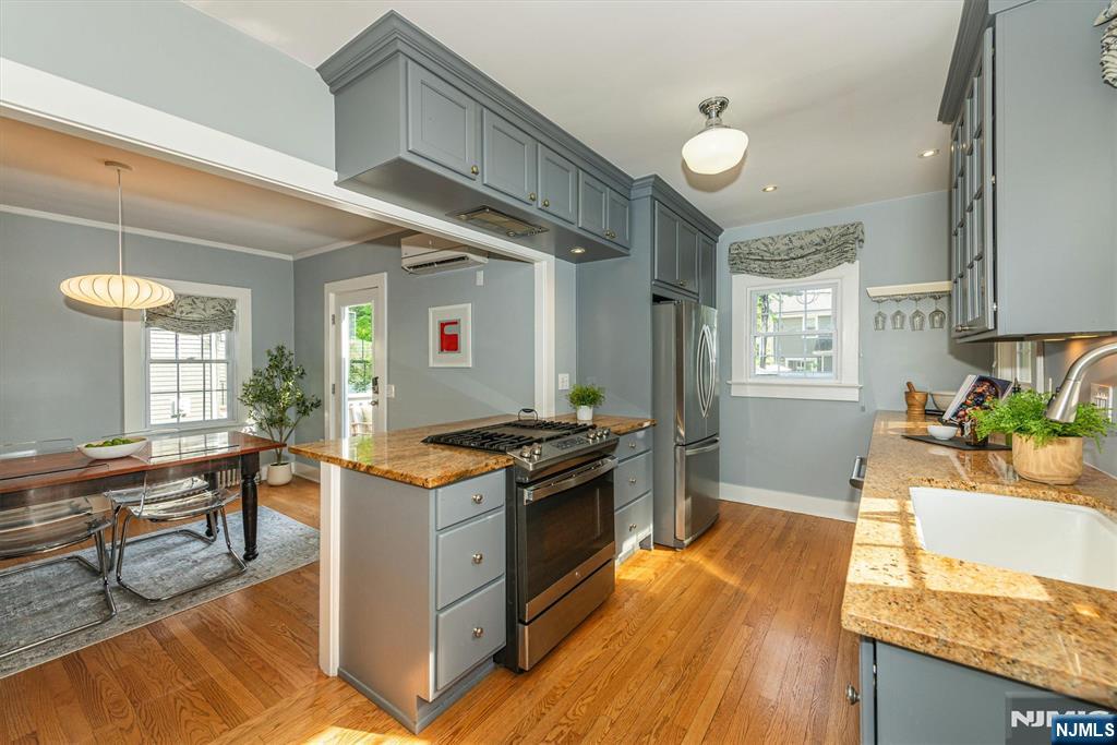 49 Harvard Street Montclair, NJ 07042 - Photo 14 of 31