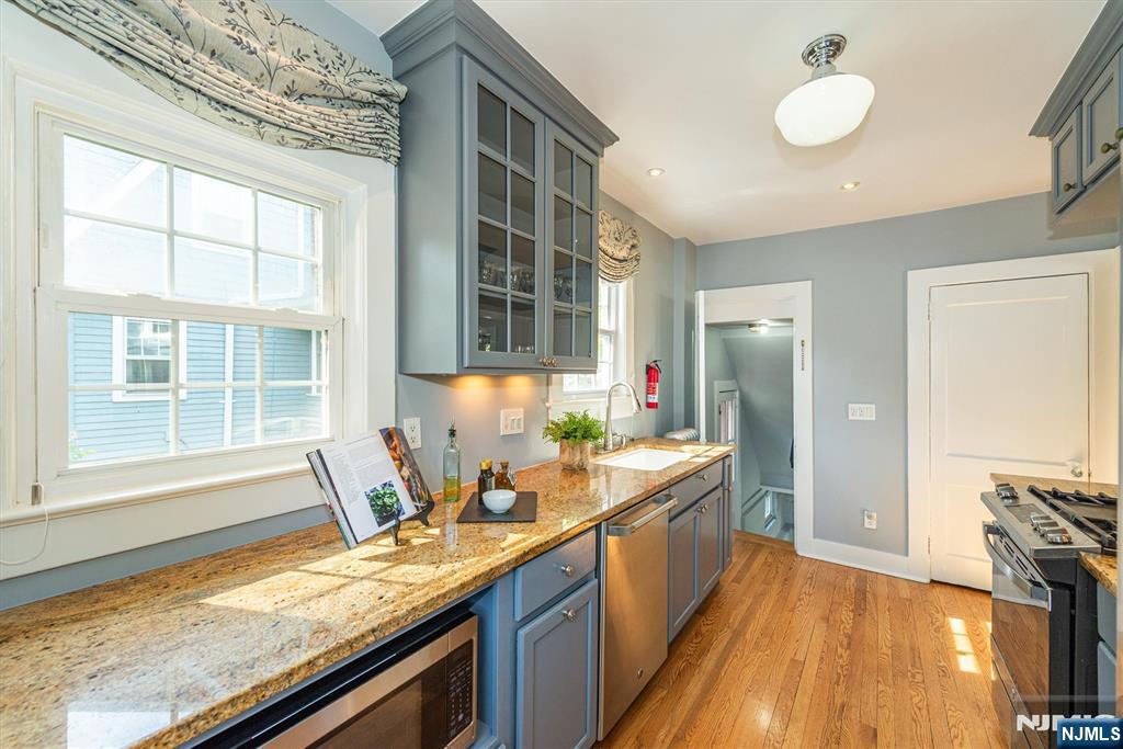 49 Harvard Street Montclair, NJ 07042 - Photo 17 of 31