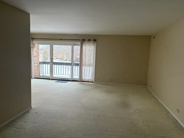 $299,999 | 101 Lake Hinsdale Drive, Unit 205, Willowbrook, IL 60527