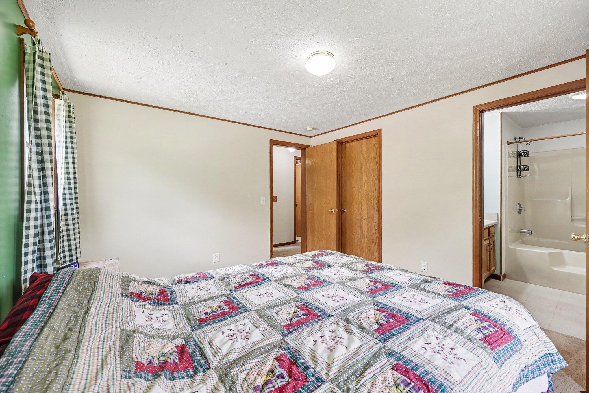 8202 Kennedy Road Munith, MI 49259 - Photo 12 of 39 010_file_8090