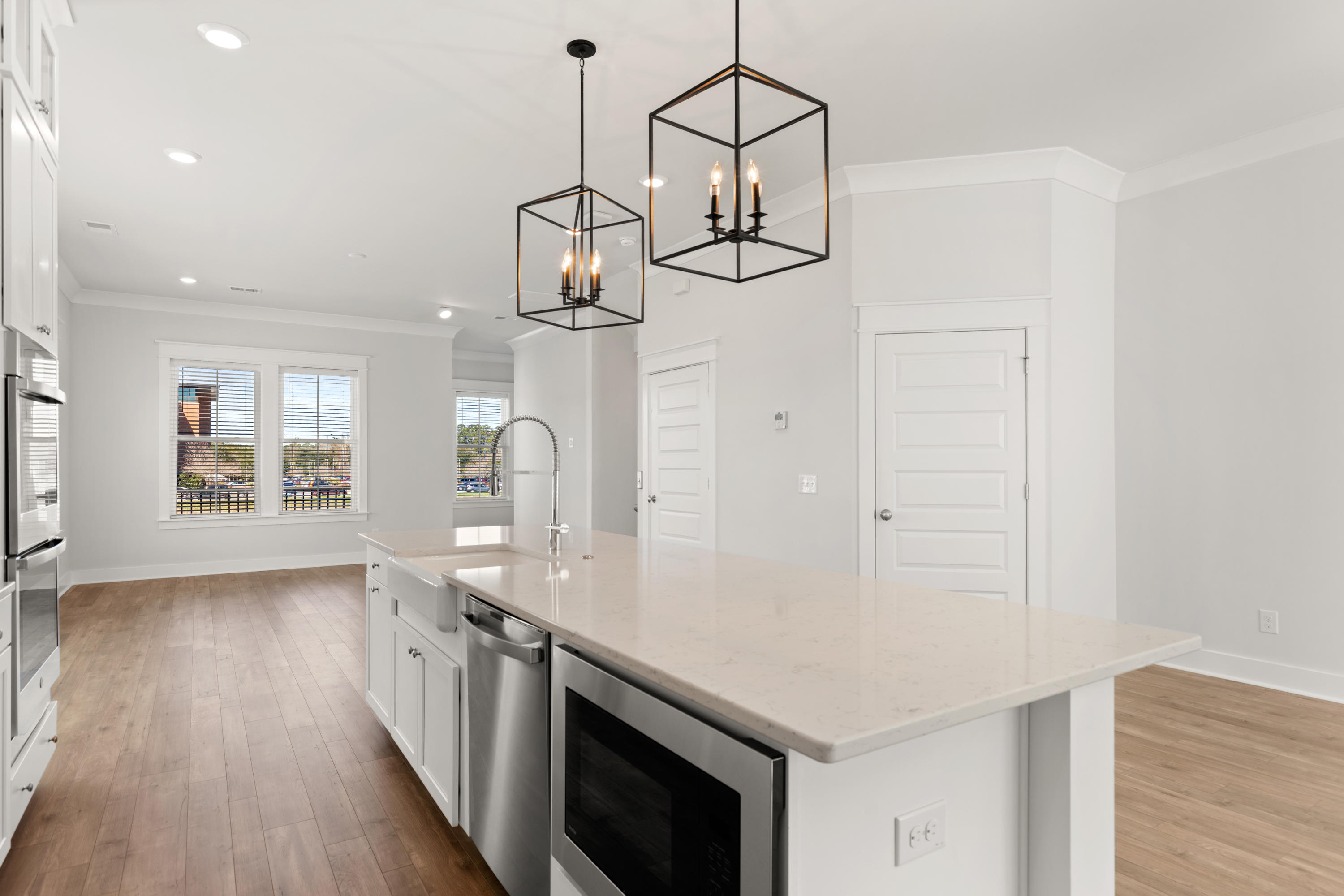 1610 Florentia Street Mount Pleasant, SC 29464 - Photo 17 of 29 1610 Kitchen Island