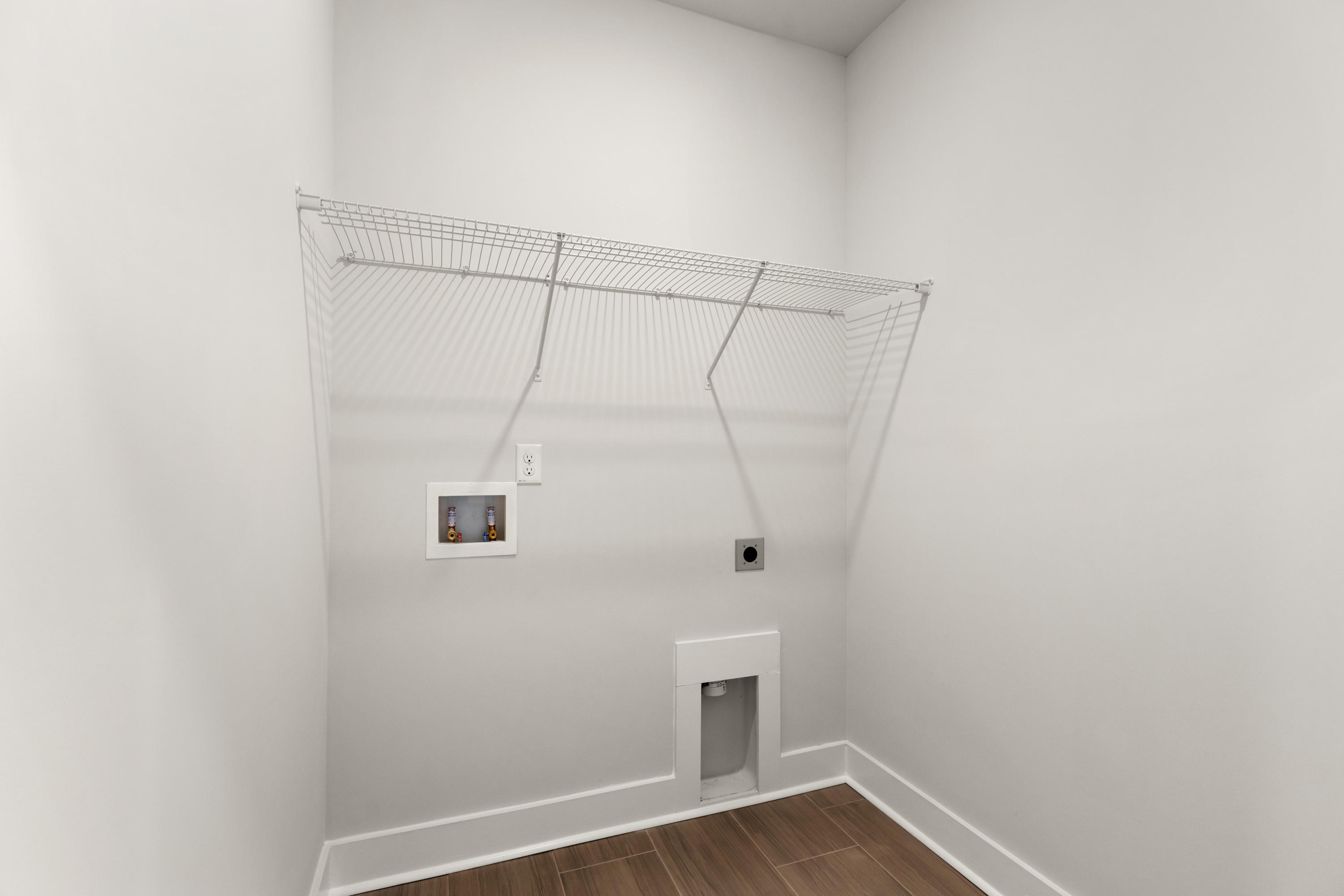 1610 Florentia Street Mount Pleasant, SC 29464 - Photo 26 of 29 1610 Laundry Room