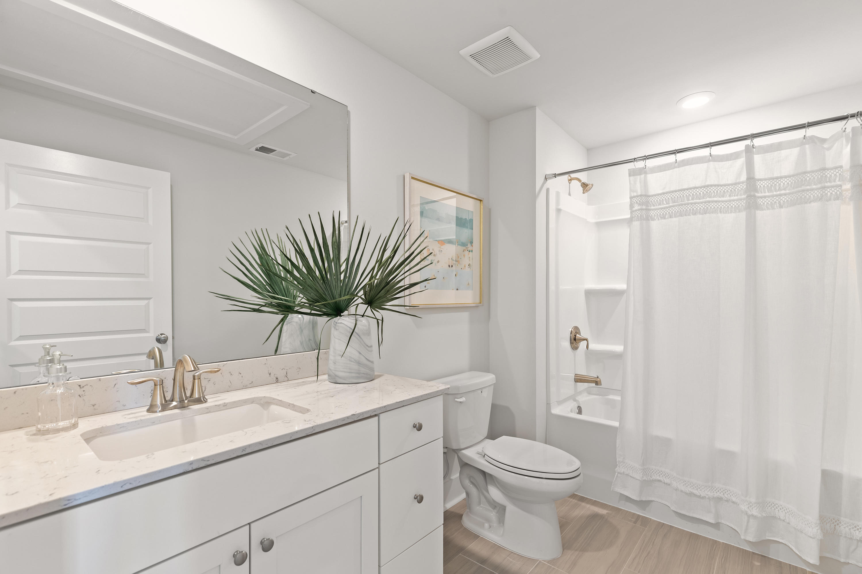 1610 Florentia Street Mount Pleasant, SC 29464 - Photo 6 of 29 1610 1st Floor Bath