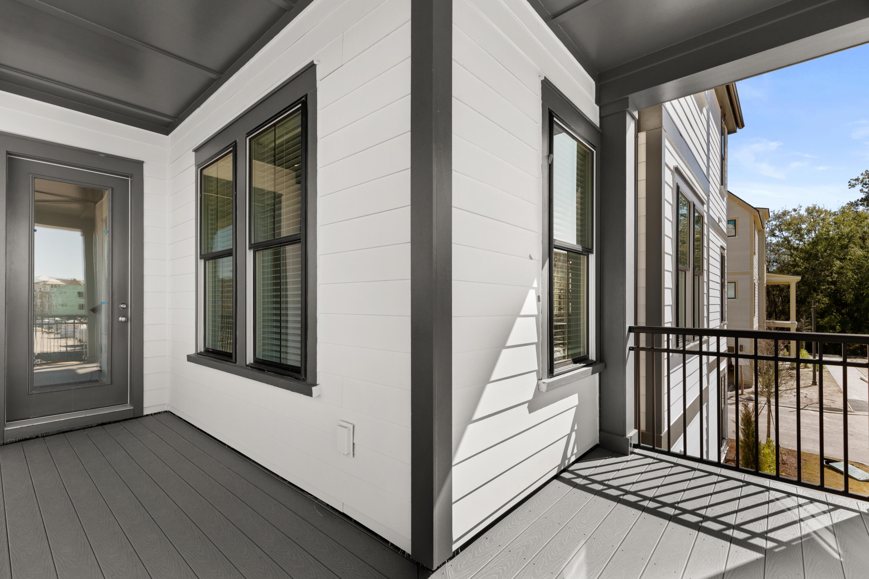 1610 Florentia Street Mount Pleasant, SC 29464 - Photo 10 of 29 1610 Covered Porch