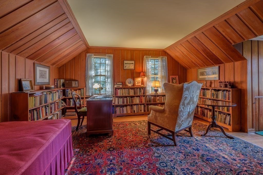 88 Farview Way Amherst, MA 01002 - Photo 22 of 25 a view of a livingroom with furniture
