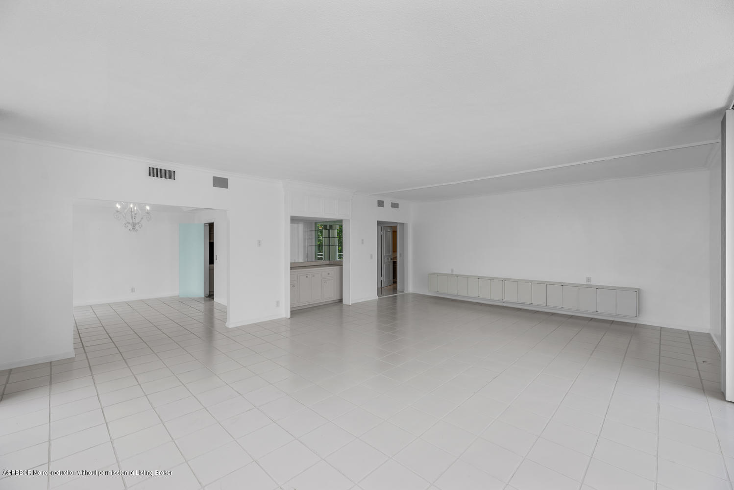 2150 Ibis Isle Road, Unit 8 Palm Beach, FL 33480 - Photo 12 of 31 a view of an empty room