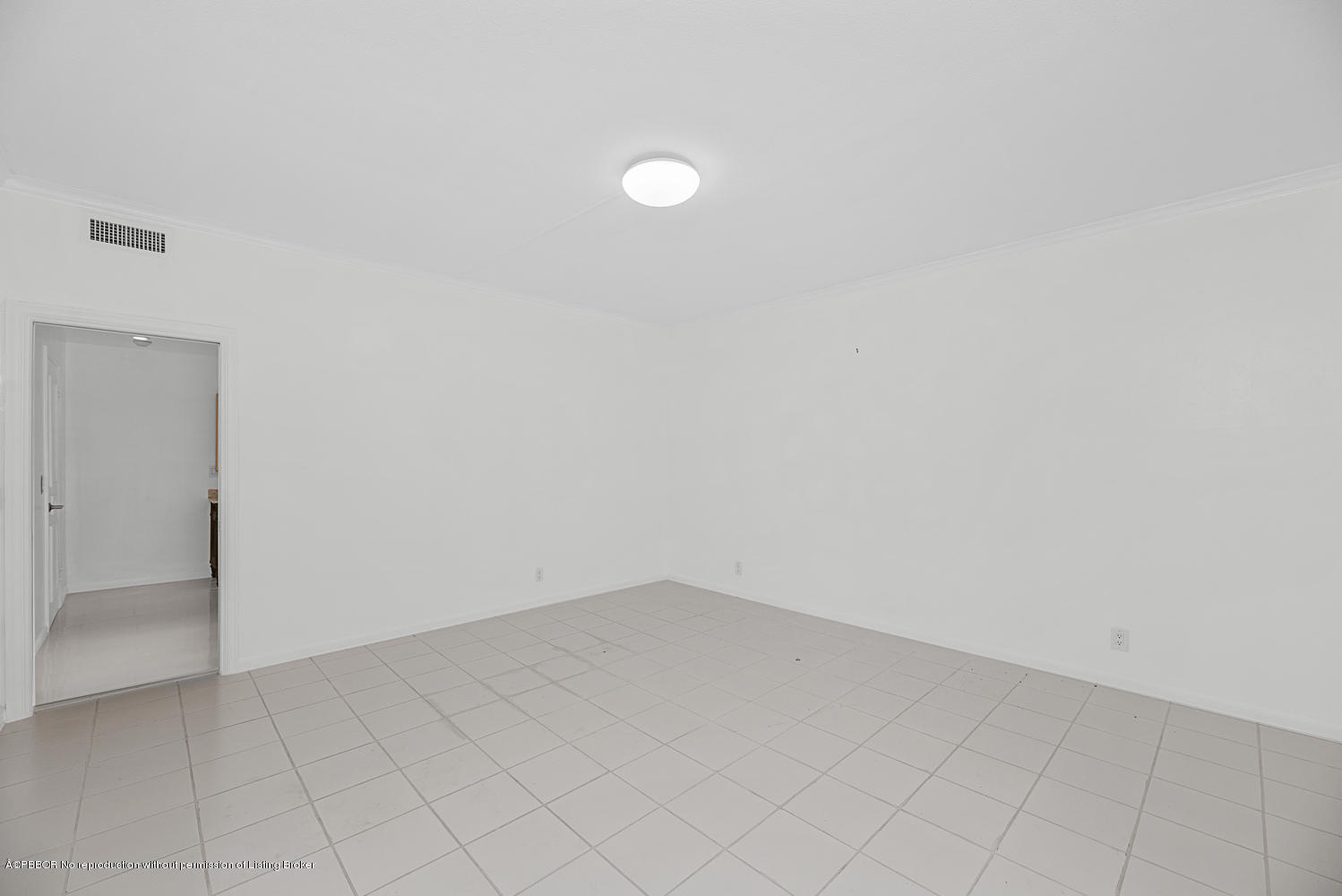 2150 Ibis Isle Road, Unit 8 Palm Beach, FL 33480 - Photo 26 of 31 a view of an empty room
