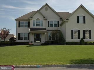 15 Shamrock Road Lumberton, NJ 08048 - Photo 1 of 6 a front view of a house with garden
