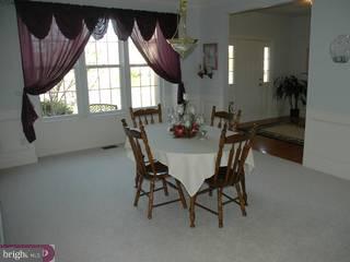 15 Shamrock Road Lumberton, NJ 08048 - Photo 5 of 6 a dining room with furniture and window