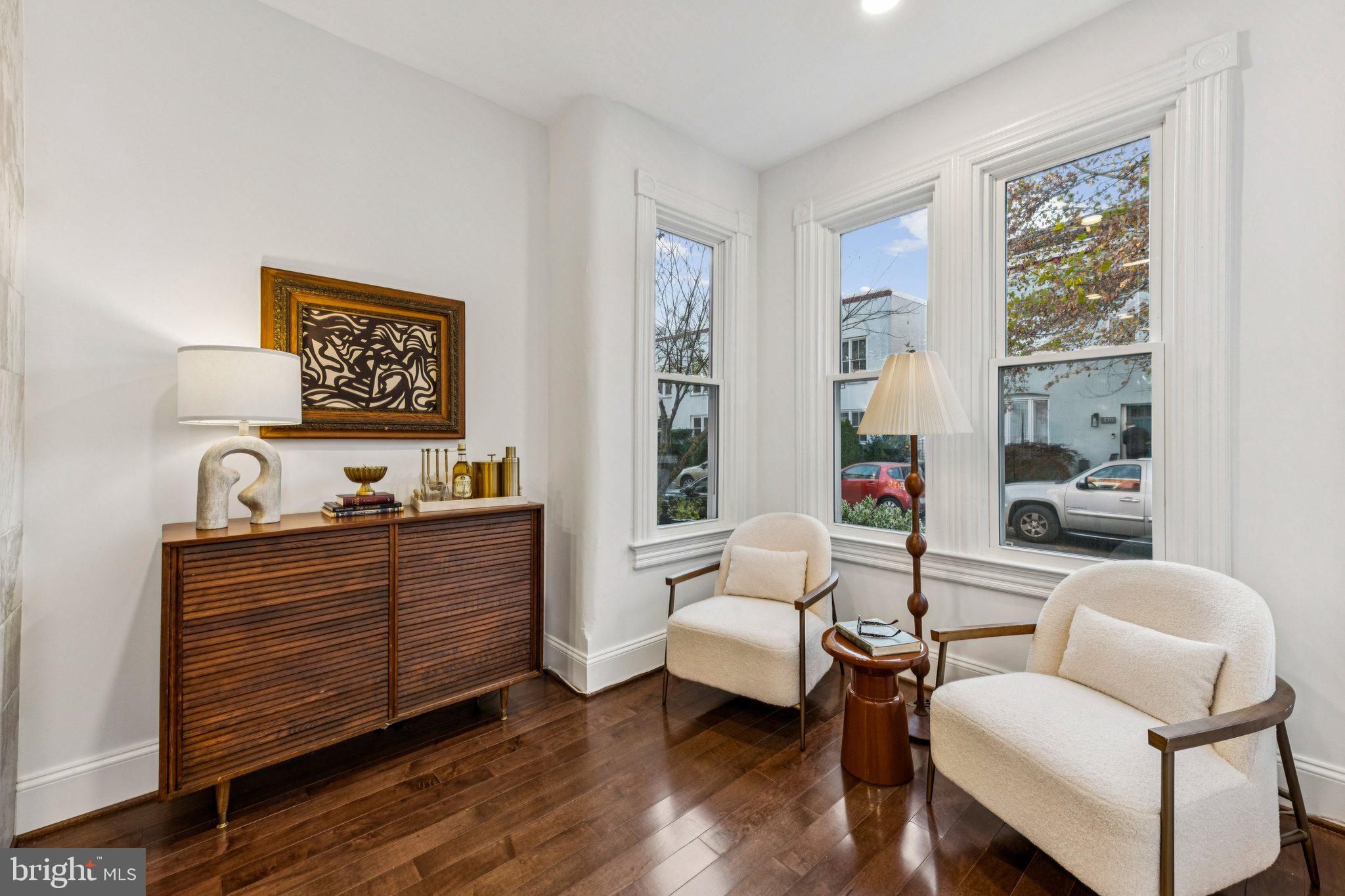 627 Elliott Street Northeast Washington, DC 20002 - Photo 6 of 43 Reading Nook and Bar