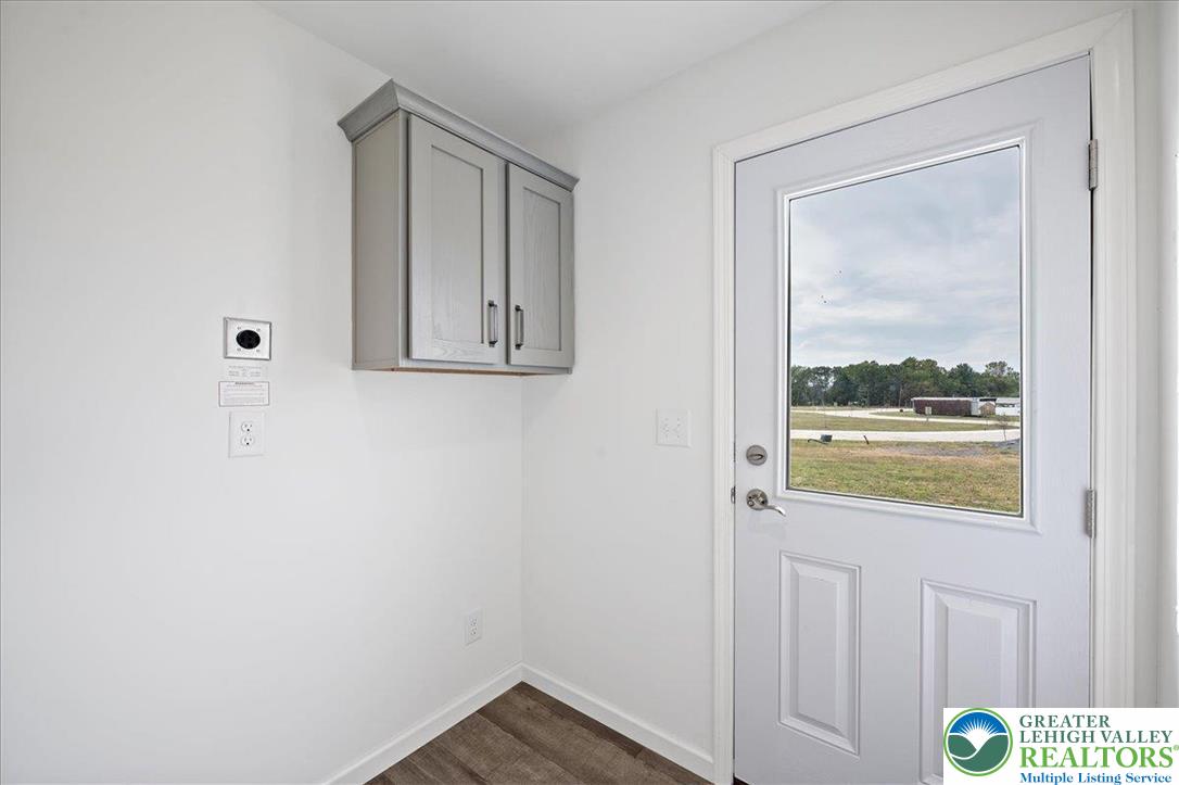 3983 Hastings Road Walnutport, PA 18088 - Photo 31 of 39 Utility/Laundry Room