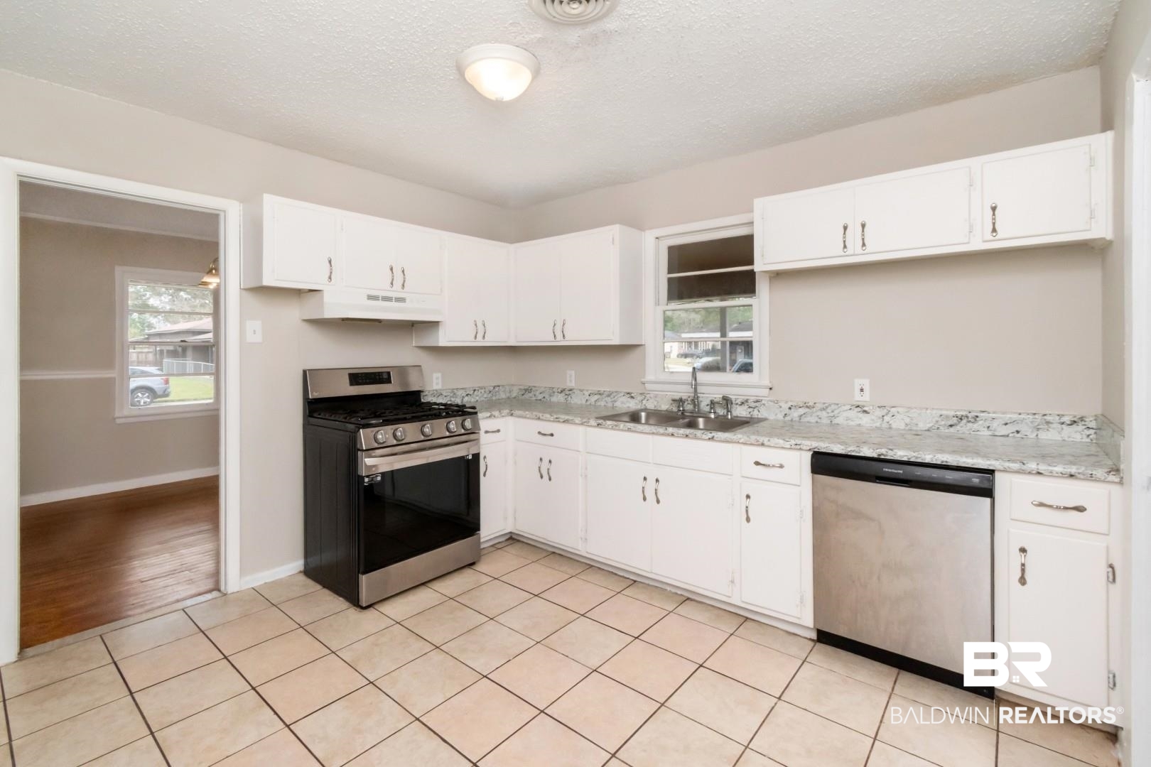 70 Picardy Street Mobile, AL 36607 - Photo 6 of 15