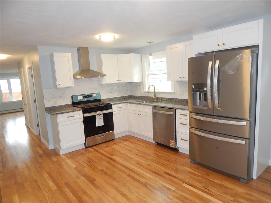 31 Compton Street Providence, RI 02908 - Photo 4 of 31