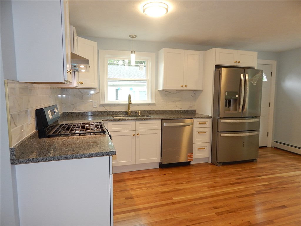 31 Compton Street Providence, RI 02908 - Photo 5 of 31