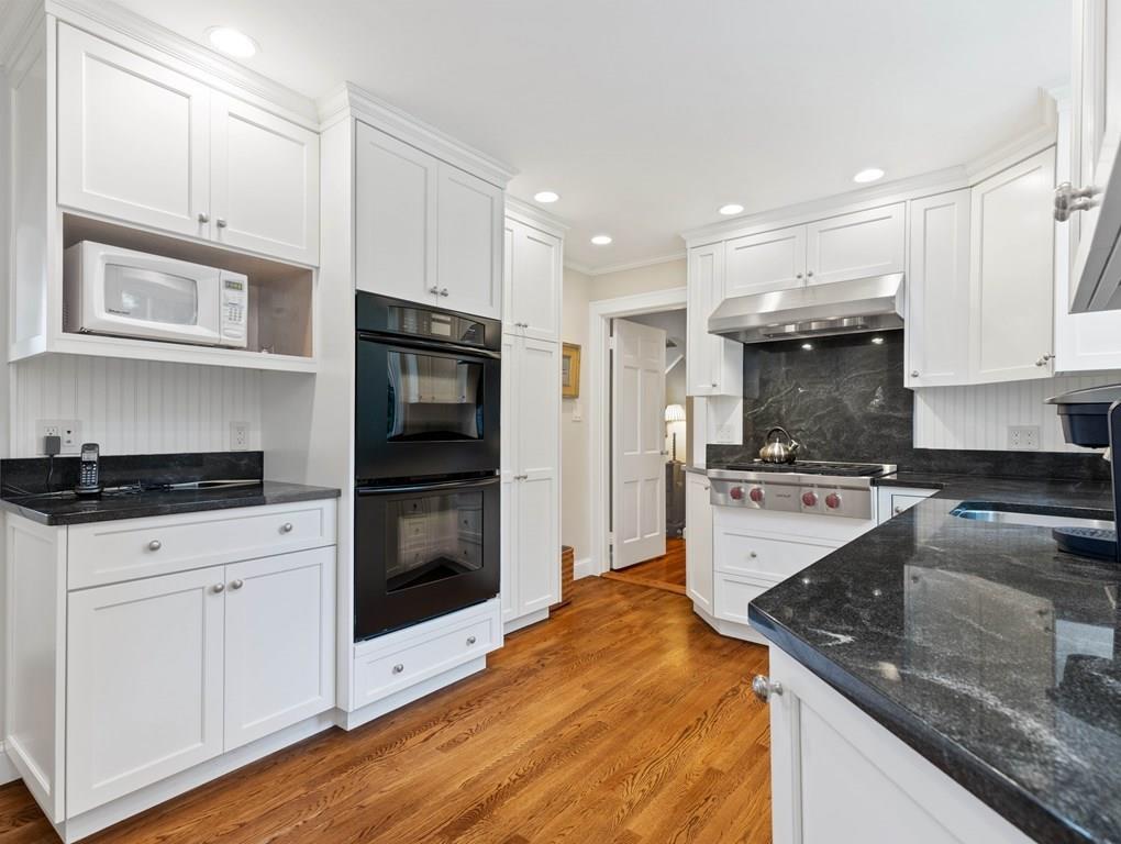 28 Boulder Road Wellesley, MA 02481 - Photo 8 of 21