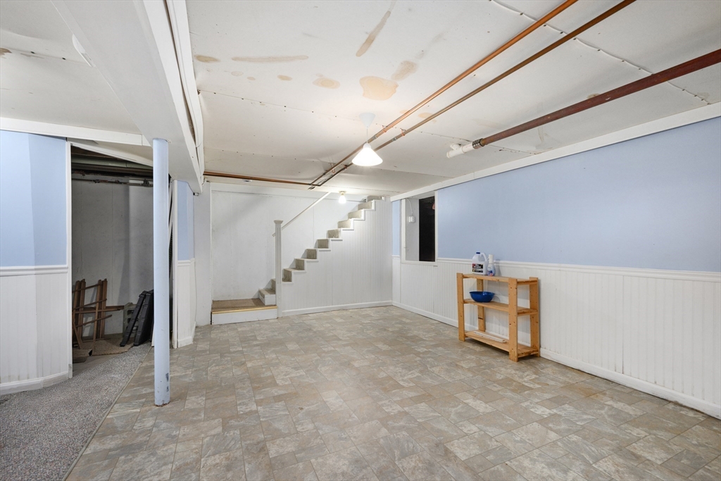 296 Buckskin Path Barnstable, MA 02632 - Photo 20 of 32 an empty room with windows