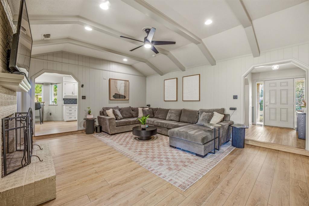 4433 Quail Hollow Road Fort Worth, TX 76133 - Photo 6 of 40