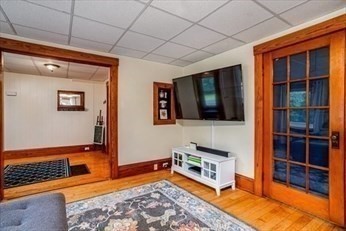 306 Franklin Road Fitchburg, MA 01420 - Photo 13 of 32 a room with furniture