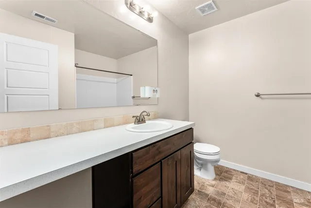 $734,000 | 37 East Ensenada Drive, Meridian, ID 83646