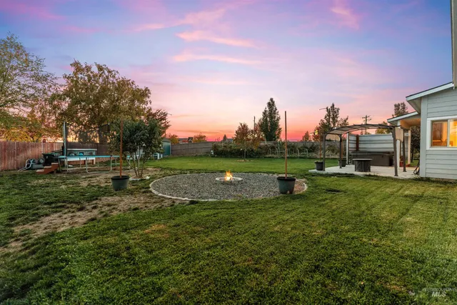 $734,000 | 37 East Ensenada Drive, Meridian, ID 83646