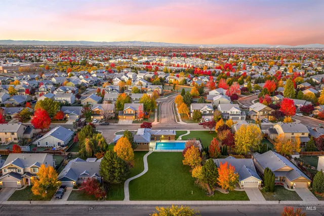 $734,000 | 37 East Ensenada Drive, Meridian, ID 83646