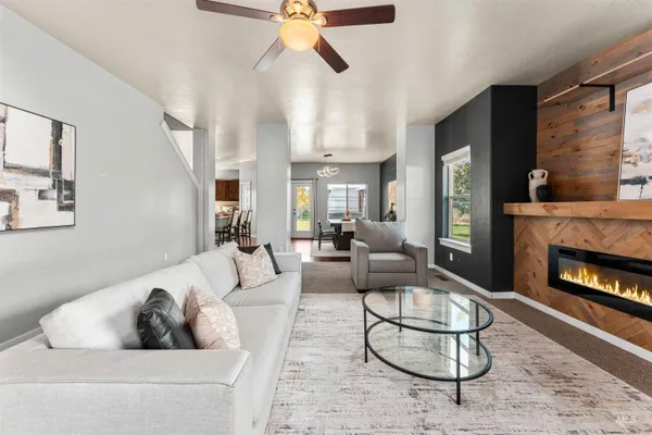 $734,000 | 37 East Ensenada Drive, Meridian, ID 83646