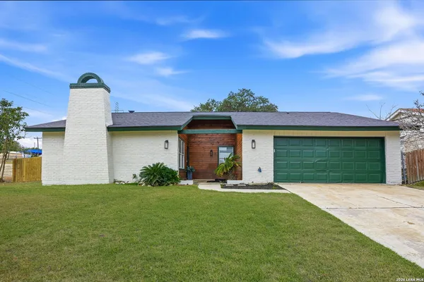 $2,095 | 13403 Centerbrook, Universal City, TX 78148