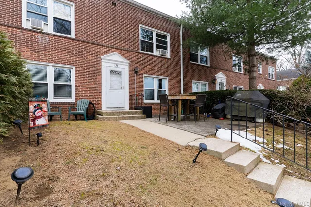 $195,000 | 135 Hilltop Acres, Unit 135, Yonkers, NY 10704