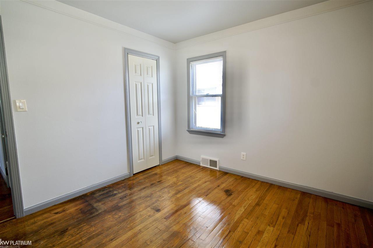5118 Toepfer Road Warren, MI 48091 - Photo 8 of 20