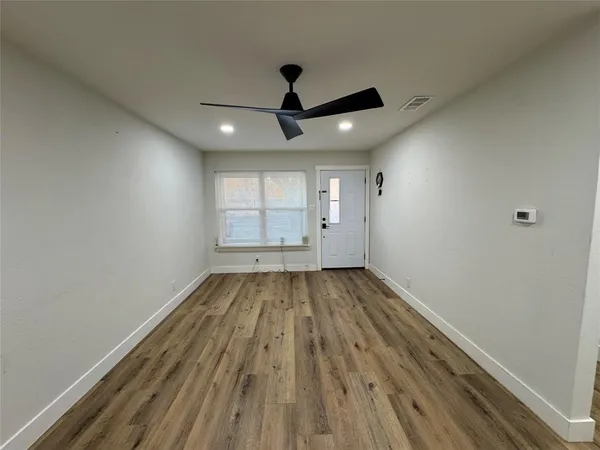 $2,200 | 413 Southwest 14th Street, Grand Prairie, TX 75051