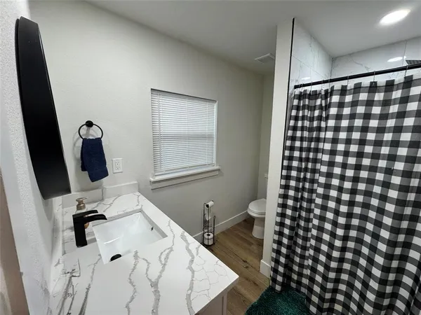 $2,200 | 413 Southwest 14th Street, Grand Prairie, TX 75051