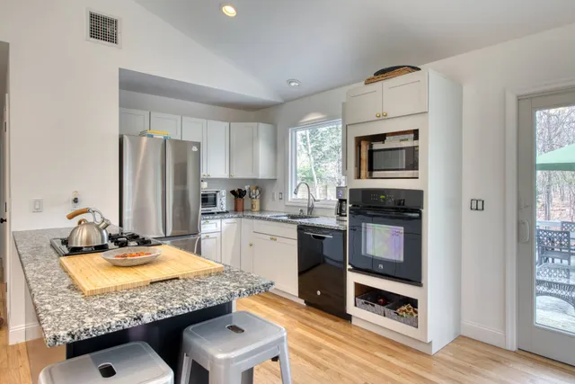 $18,000 | 52 Cedar Drive, East Hampton, NY 11937