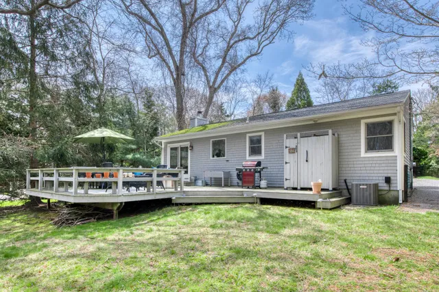 $18,000 | 52 Cedar Drive, East Hampton, NY 11937