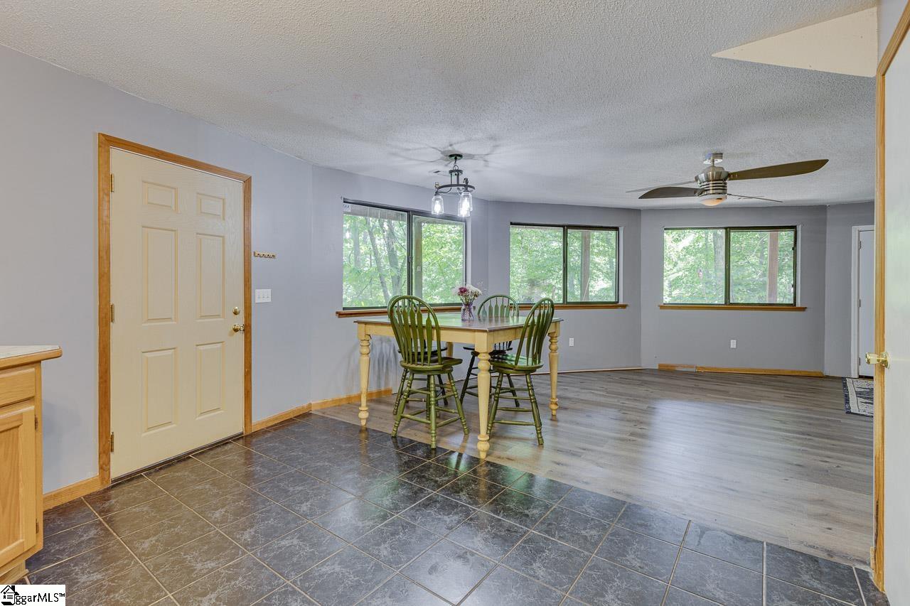 145 Hidden Valley Road Marietta, SC 29661 - Photo 5 of 37