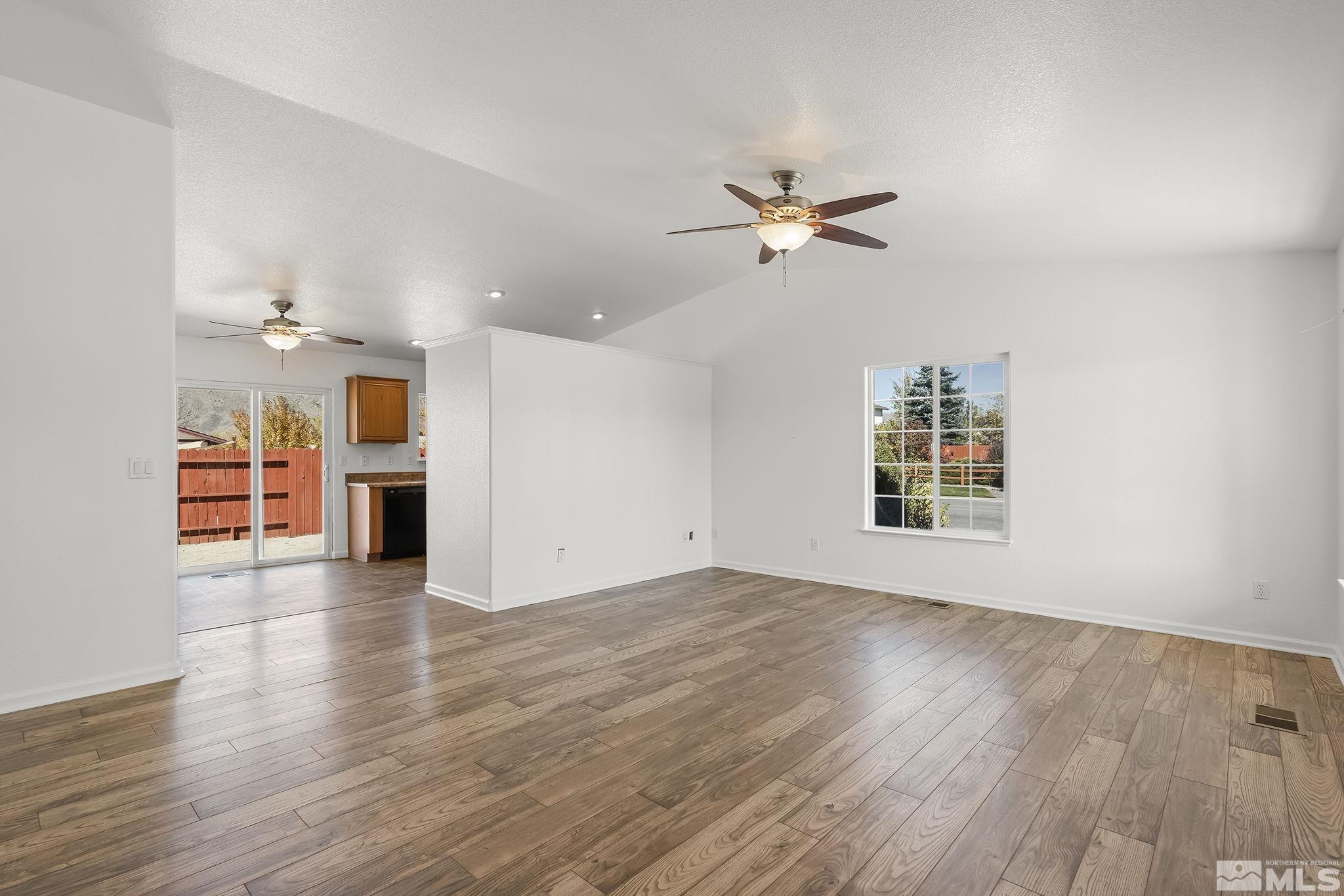 18357 Vineyard Court Reno, NV 89508 - Photo 3 of 22 Photo 3