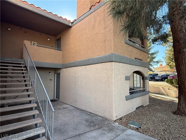 $1,050 | 240 Mission Catalina Lane, Unit 204, Las Vegas, NV 89107