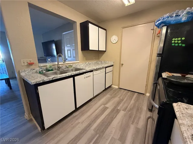 $1,050 | 240 Mission Catalina Lane, Unit 204, Las Vegas, NV 89107