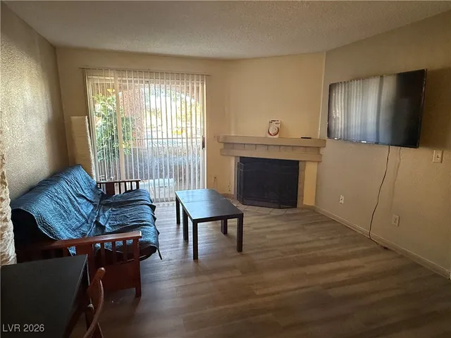 $1,050 | 240 Mission Catalina Lane, Unit 204, Las Vegas, NV 89107