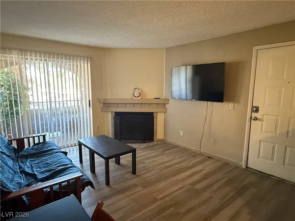$1,050 | 240 Mission Catalina Lane, Unit 204, Las Vegas, NV 89107